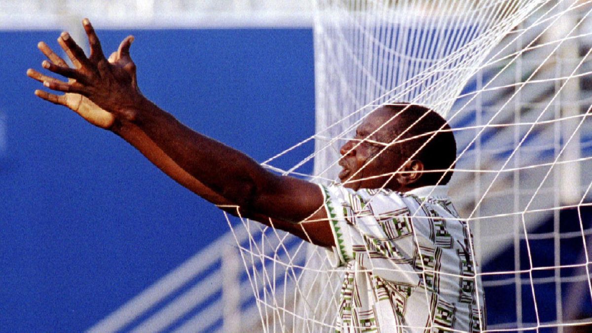Yekini’s posthumous 60th birthday: Hilarious moments of the ‘Goalsfather’