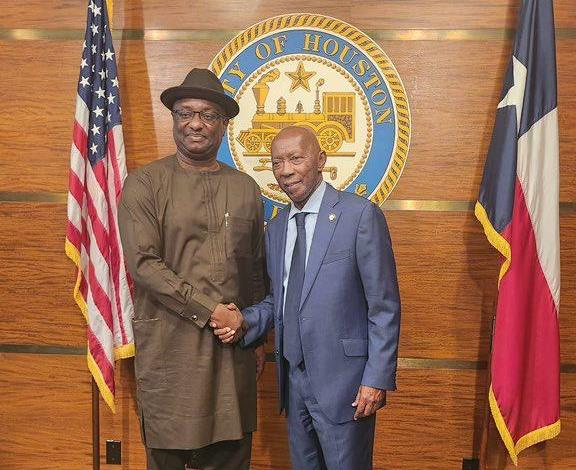 Keyamo meets Mayor of Houston, negotiates United Airlines' direct flight resumption