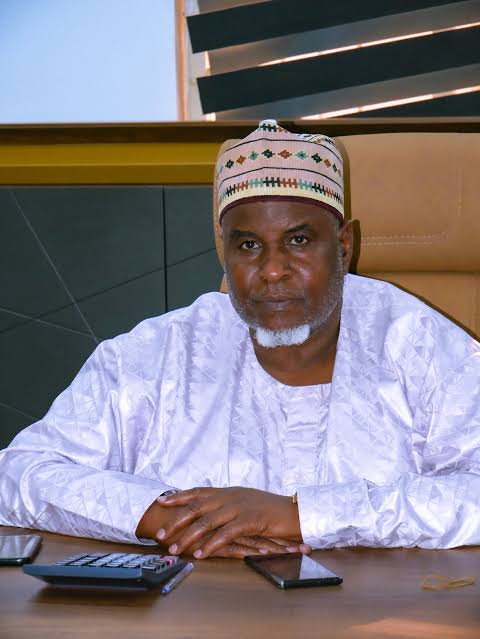 Abdulmunaf Yunusa Sarina Born in Sarina Town, Kano State, on January 7, 1958, Alhaji (DR.) Abdulmunaf Yunusa Sarina pursued business after