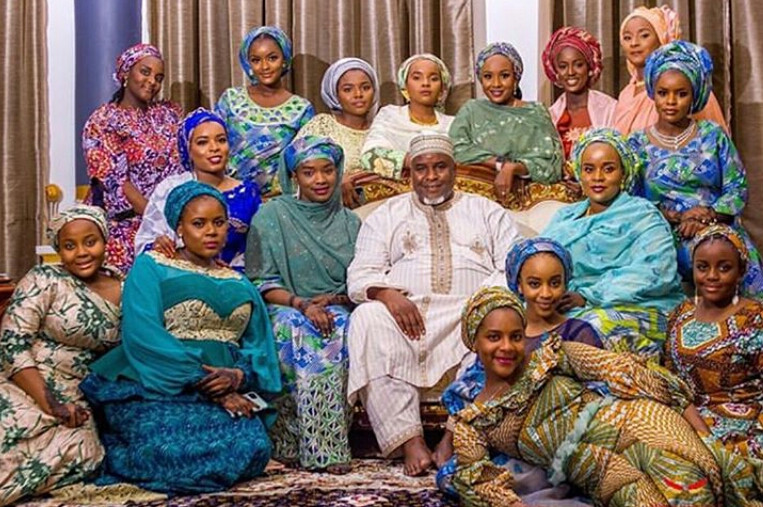 Abdulmunaf Yunusa Sarina Born in Sarina Town, Kano State, on January 7, 1958, Alhaji (DR.) Abdulmunaf Yunusa Sarina pursued business after