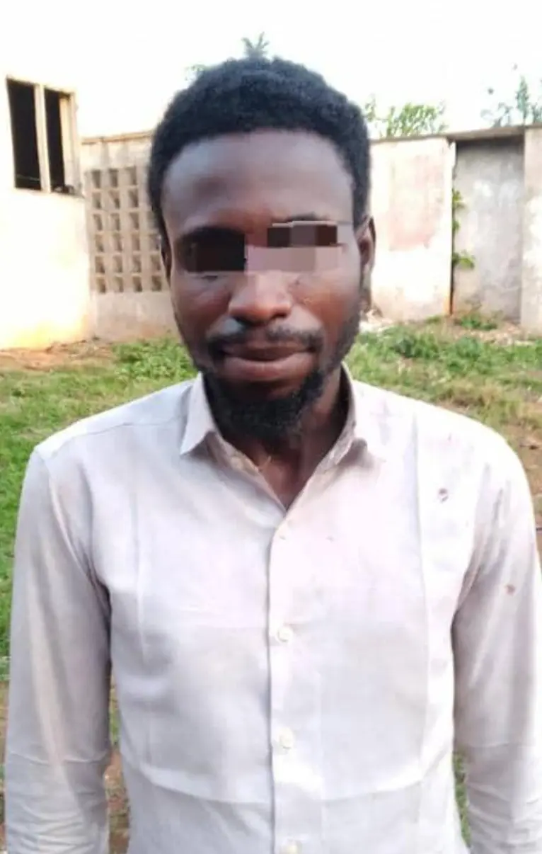 The Ekiti State Police Command has arrested one Babatunde Olaoluwa who specializes in stealing phones at worship centers.
