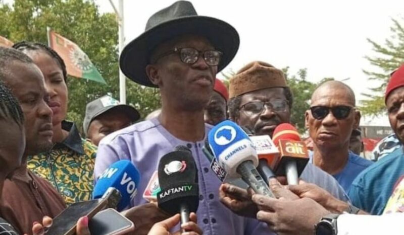 Labour Party urges workers’ unions to re-negotiate minimum wage with government