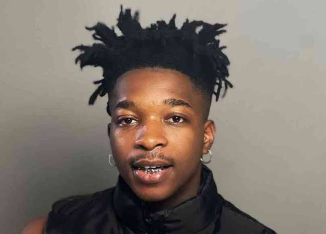 I can’t repeat same cloth on social media – Magixx