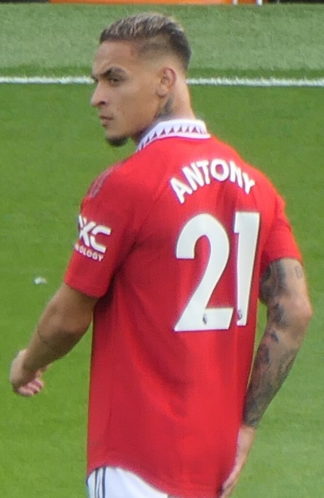 Man Utd want Antony wages covered for potential loan