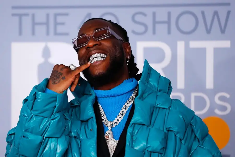 Burna Boy becomes first African artiste to receive plaque for 2 billion streams in UK