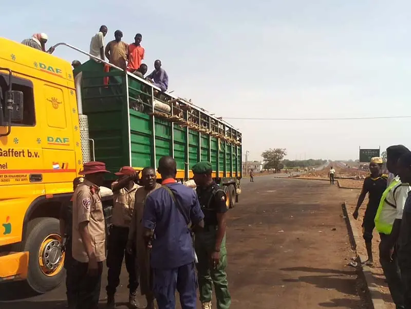 25 dead as trailer crashes in Kano