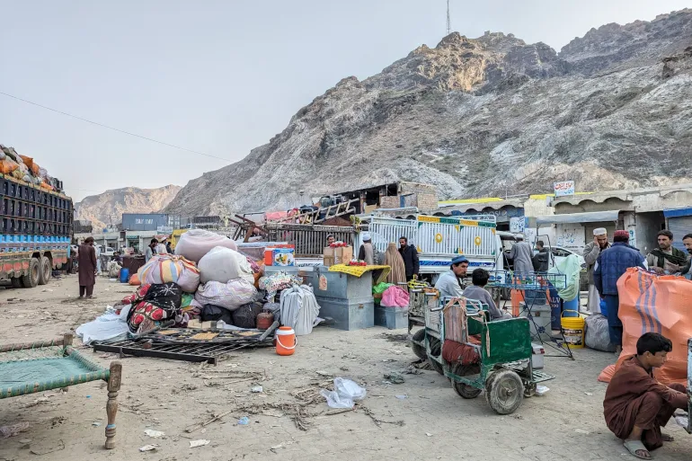 Pakistan grants 1.4m Afghan refugees one more year of stay