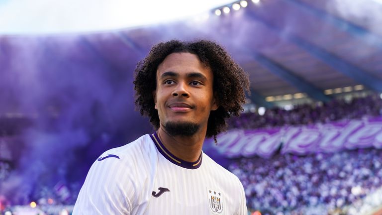 The guy’s very good – Joshua Zirkzee hails Man United star