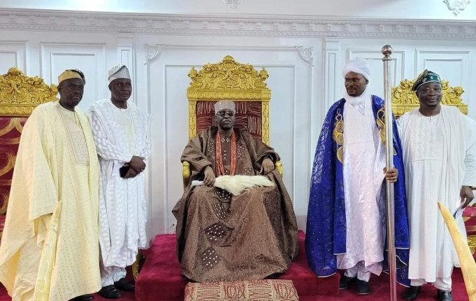 The installation of Sheikh Habeeb Ayilara as the new Chief Imam by the Soun of Ogbomoso land, Oba Ghandi Afolabi Olaoye