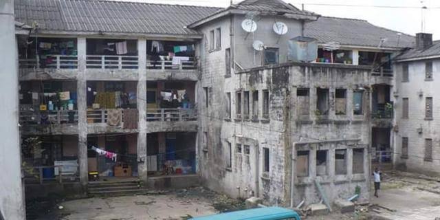 Lagos orders demolition of police barracks over imminent collapse